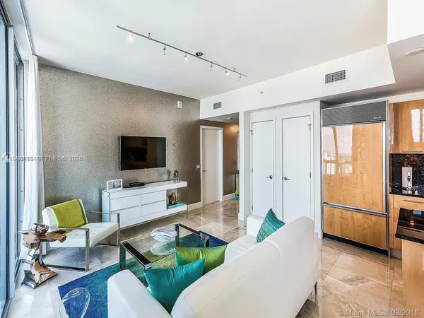 $7,500 | 6899 Collins Avenue, Unit 1910, Miami Beach, FL 33141