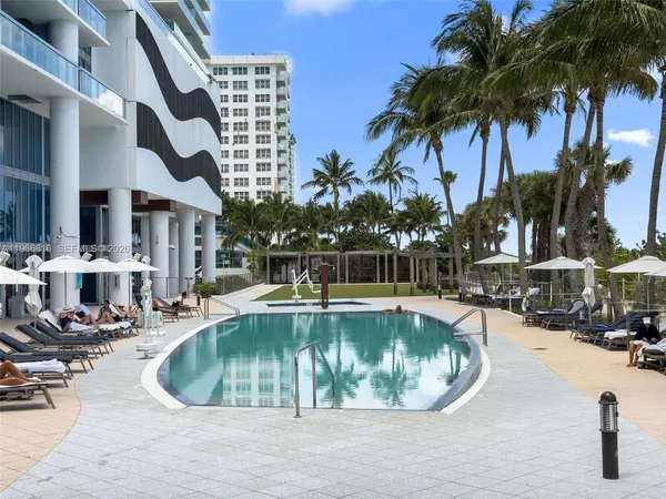 $7,500 | 6899 Collins Avenue, Unit 1910, Miami Beach, FL 33141