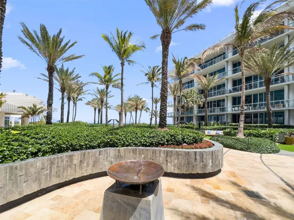 $7,500 | 6899 Collins Avenue, Unit 1910, Miami Beach, FL 33141