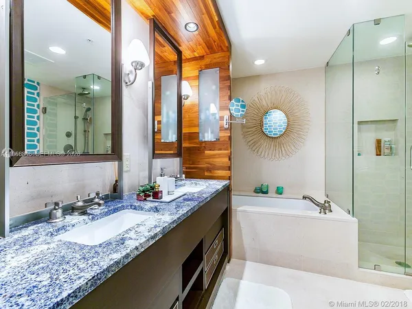 $7,500 | 6899 Collins Avenue, Unit 1910, Miami Beach, FL 33141