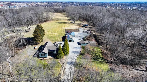 $1,900,000 | 6121 Northwest Klamm Drive, Kansas City, MO 64151