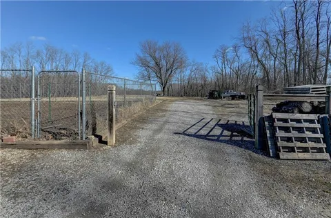$1,900,000 | 6121 Northwest Klamm Drive, Kansas City, MO 64151