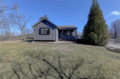 $1,900,000 | 6121 Northwest Klamm Drive, Kansas City, MO 64151