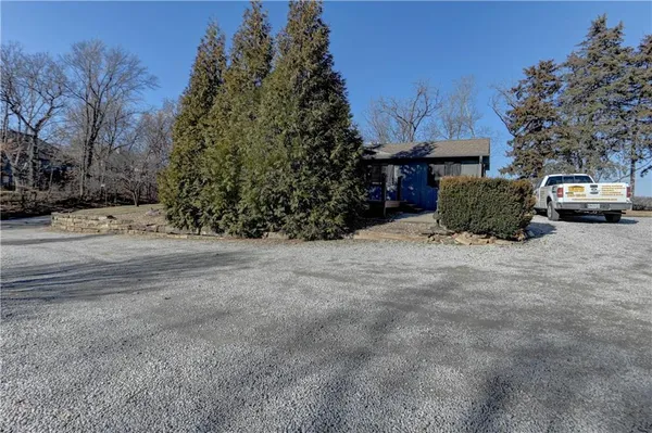 $1,900,000 | 6121 Northwest Klamm Drive, Kansas City, MO 64151
