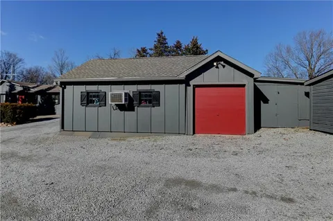 $1,900,000 | 6121 Northwest Klamm Drive, Kansas City, MO 64151