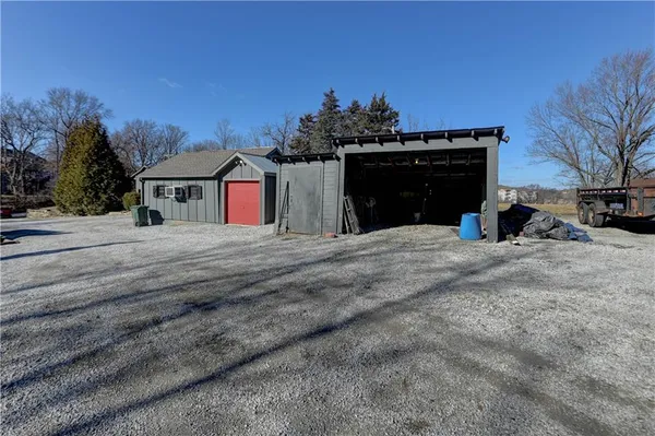 $1,900,000 | 6121 Northwest Klamm Drive, Kansas City, MO 64151