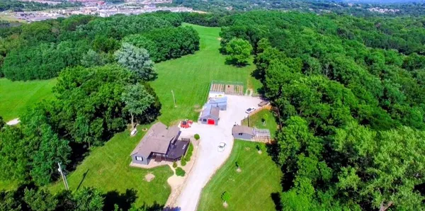 $1,900,000 | 6121 Northwest Klamm Drive, Kansas City, MO 64151