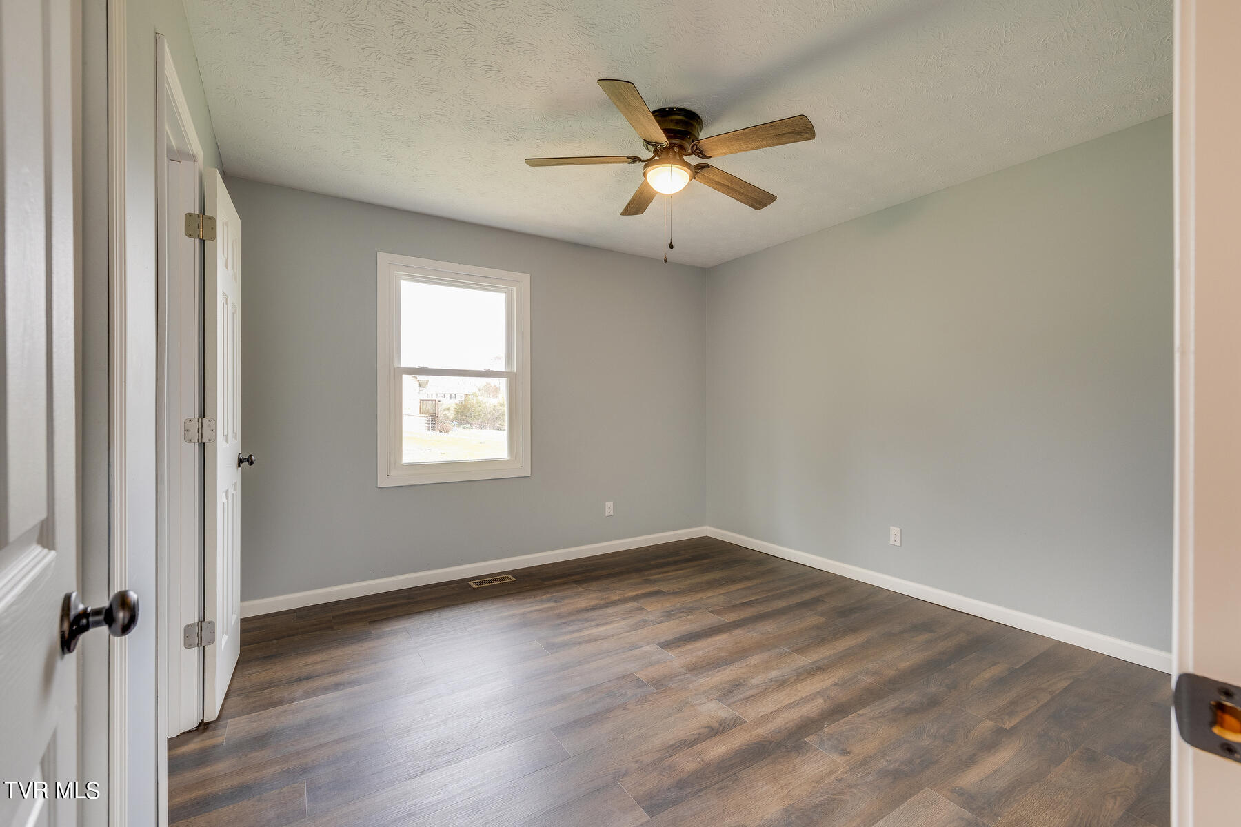 472 Lenoir Road Kingsport, TN 37660 - Photo 11 of 25 013