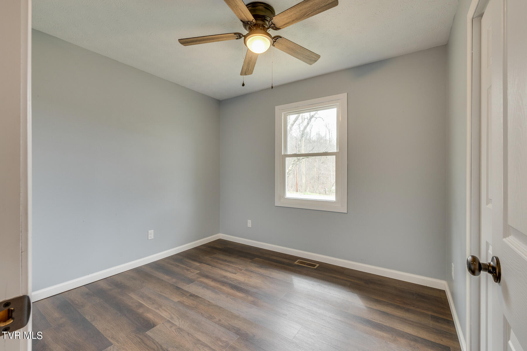 472 Lenoir Road Kingsport, TN 37660 - Photo 18 of 25 020