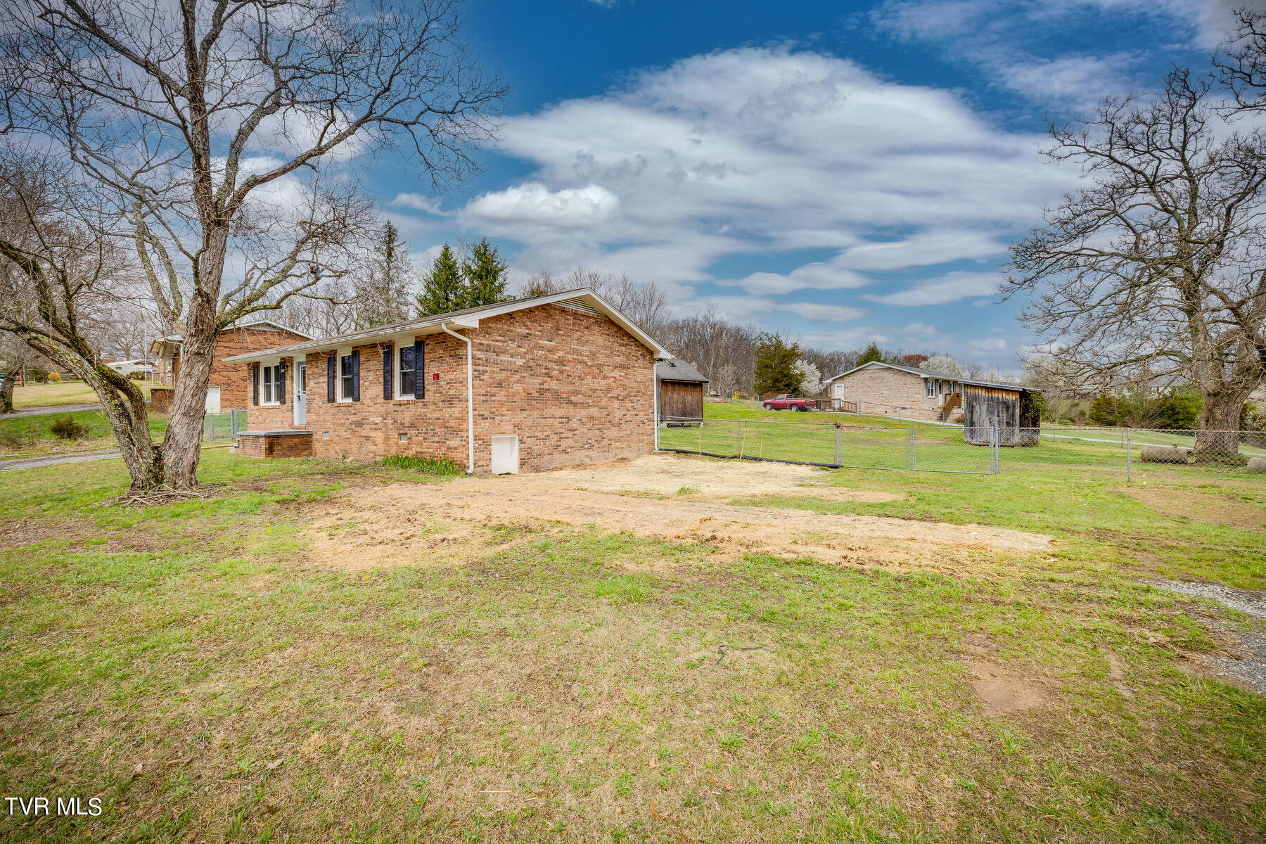 472 Lenoir Road Kingsport, TN 37660 - Photo 2 of 25 003