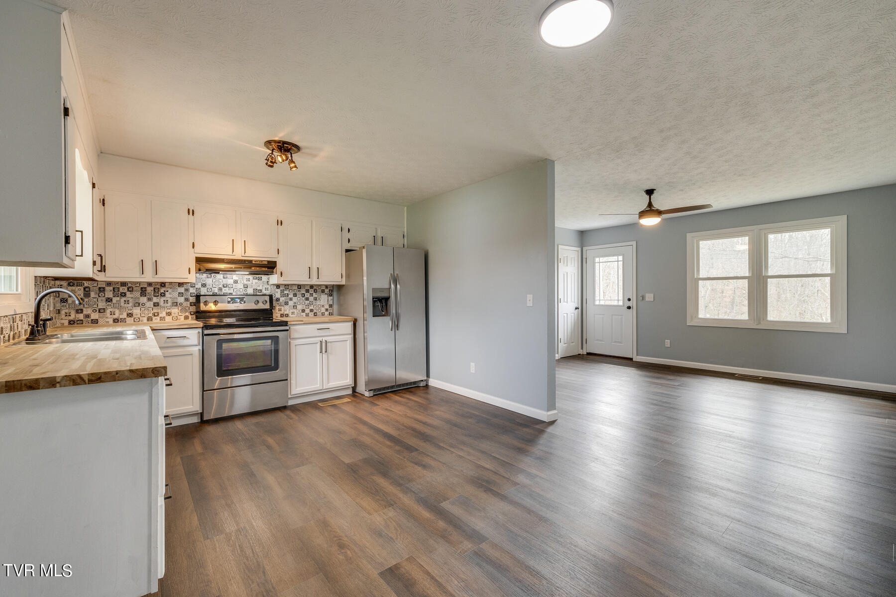 472 Lenoir Road Kingsport, TN 37660 - Photo 7 of 25 009