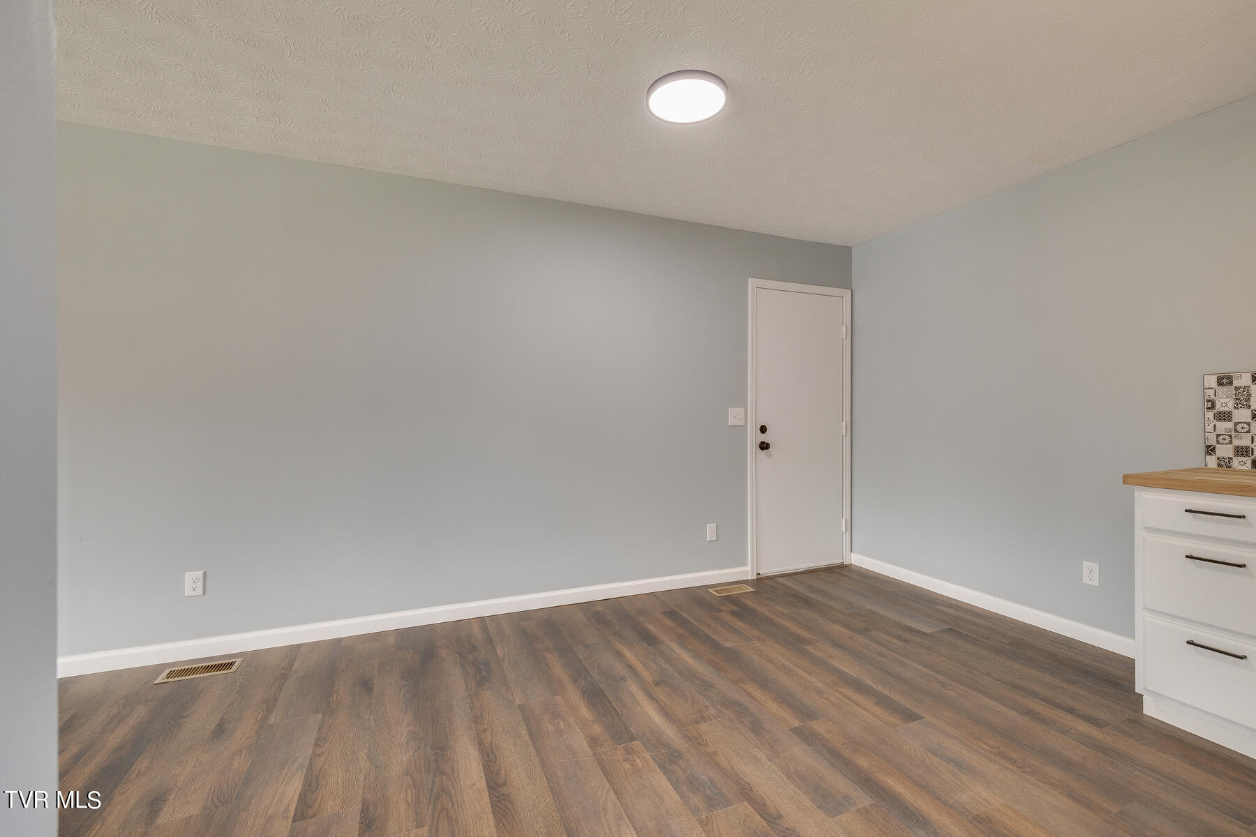 472 Lenoir Road Kingsport, TN 37660 - Photo 8 of 25 010