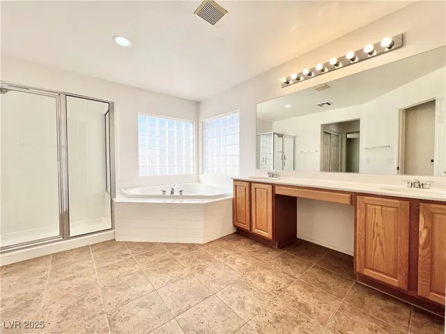 $2,200 | 8815 Lost Forest Street, Las Vegas, NV 89139