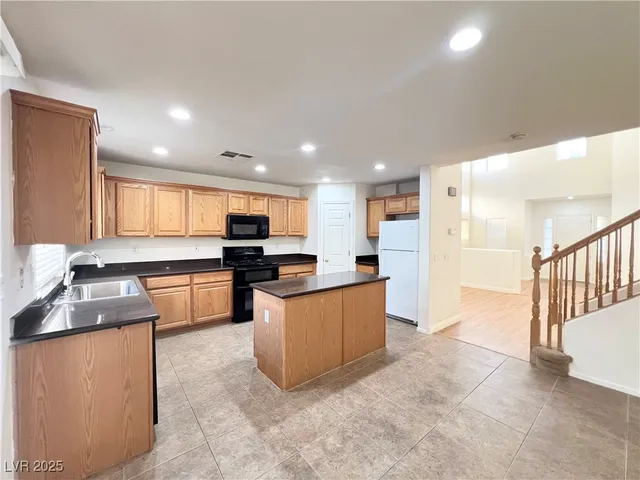 $2,200 | 8815 Lost Forest Street, Las Vegas, NV 89139