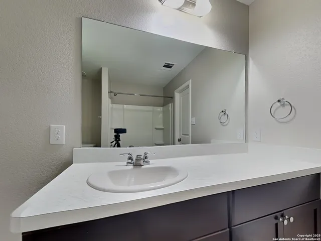 $1,599 | 424 Mallow Drive, New Braunfels, TX 78130