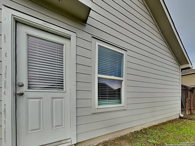 $1,599 | 424 Mallow Drive, New Braunfels, TX 78130