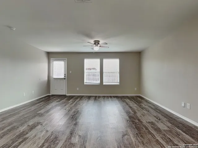 $1,599 | 424 Mallow Drive, New Braunfels, TX 78130