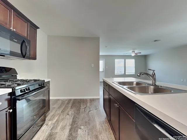 $1,599 | 424 Mallow Drive, New Braunfels, TX 78130