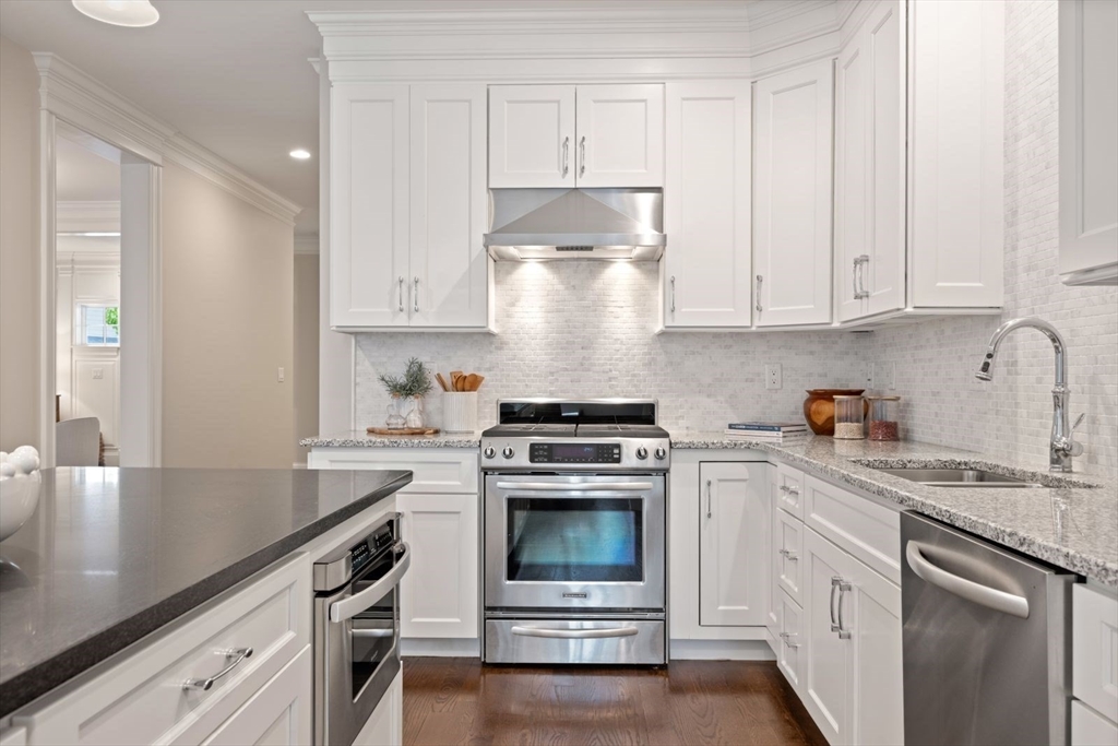 11 Lillian Way, Unit 11 Wayland, MA 01778 - Photo 4 of 32