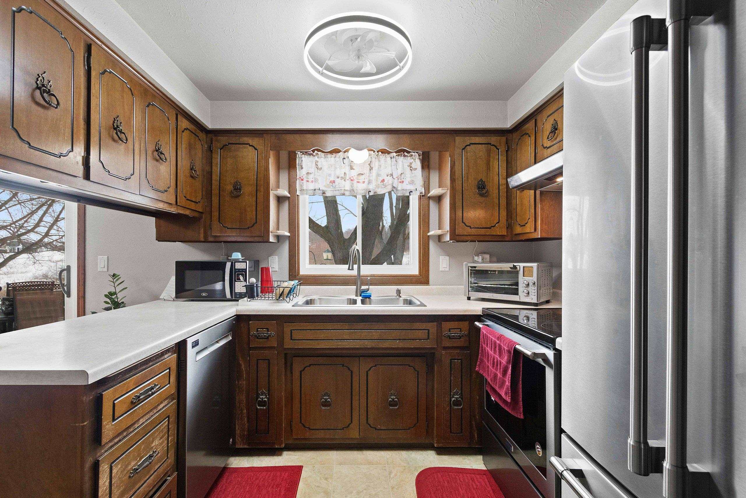 3781 Bower Creek Road De Pere, WI 54115 - Photo 13 of 32