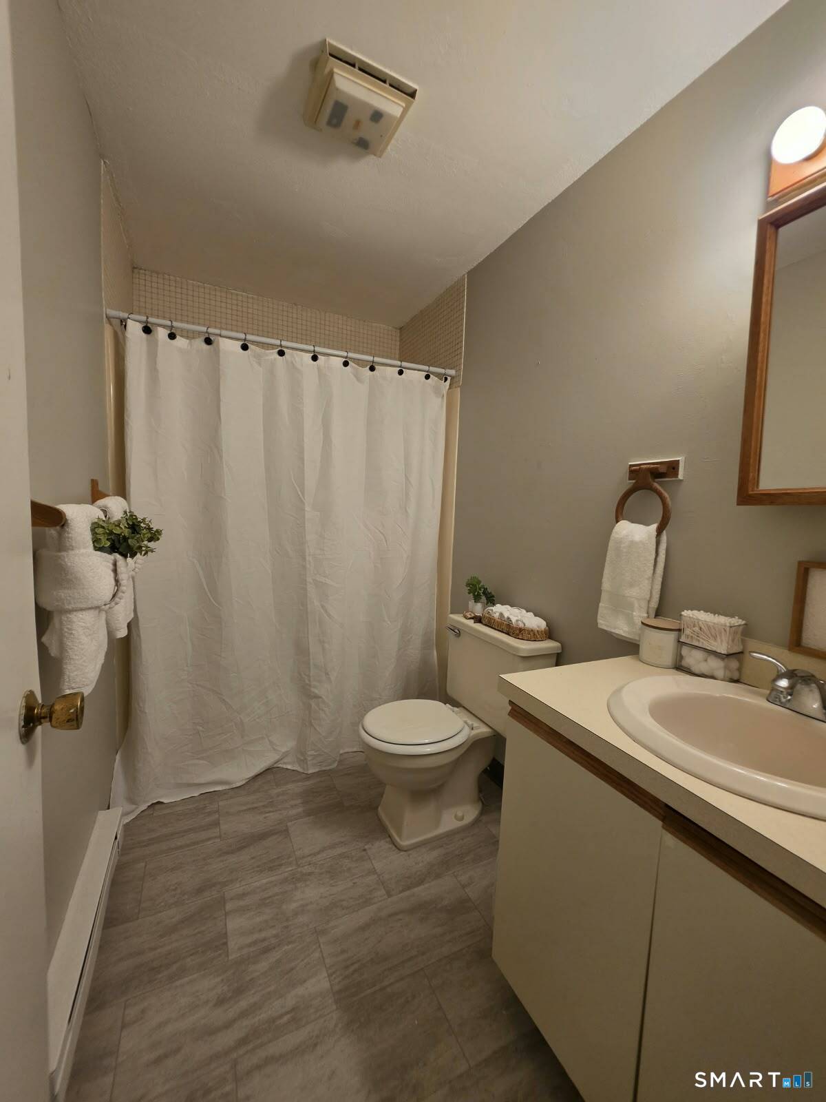 1448 Meriden Road, Unit 15 Waterbury, CT 06705 - Photo 16 of 27 Gallery Image 16