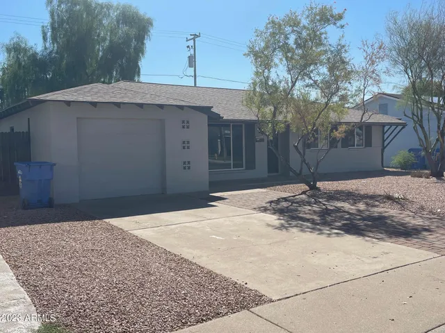 $1,890 | 12611 North 25th Avenue, Phoenix, AZ 85029
