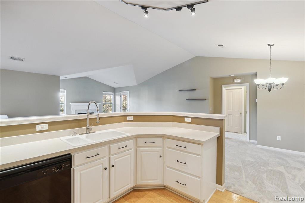 4118 Hampton Ridge Boulevard Howell, MI 48843 - Photo 12 of 29