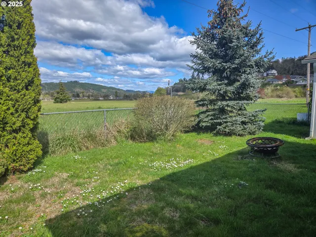 $129,900 | 550 South State Street, Unit 115, Sutherlin, OR 97479