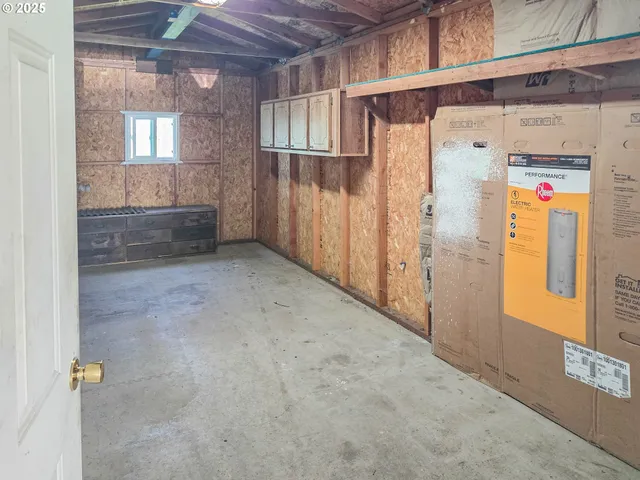 $129,900 | 550 South State Street, Unit 115, Sutherlin, OR 97479