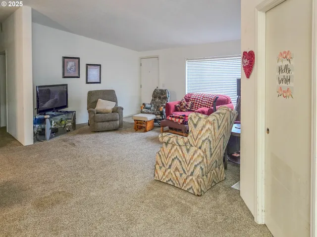 $129,900 | 550 South State Street, Unit 115, Sutherlin, OR 97479