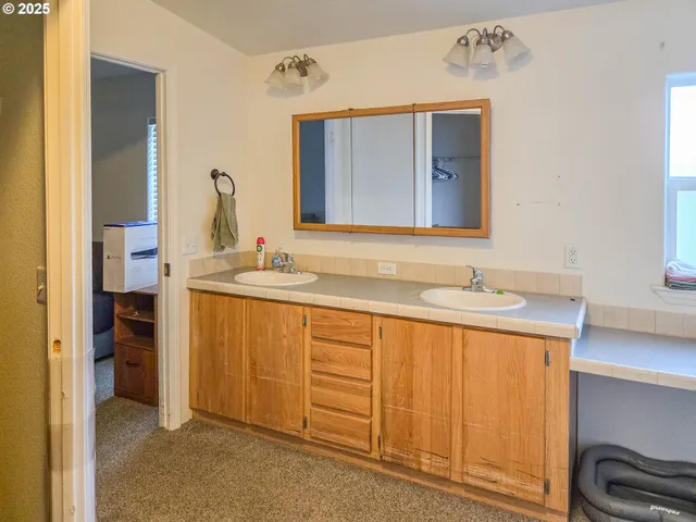 $129,900 | 550 South State Street, Unit 115, Sutherlin, OR 97479