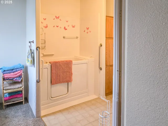 $129,900 | 550 South State Street, Unit 115, Sutherlin, OR 97479