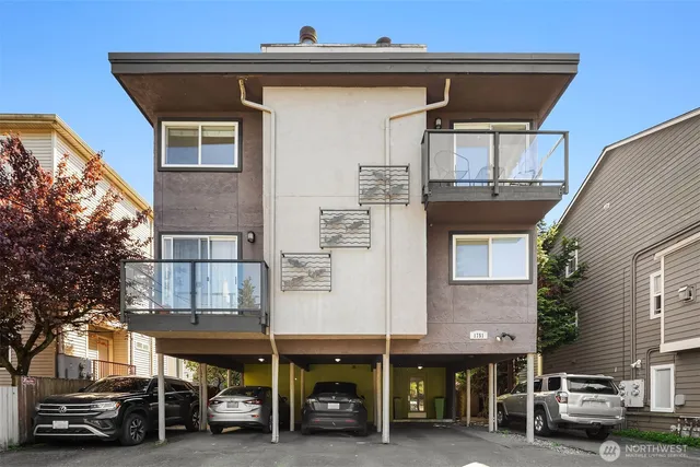 a car parked in front of a building