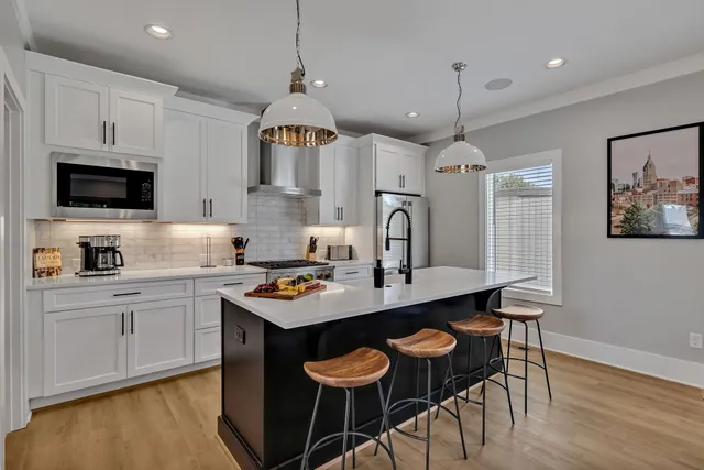 $3,495 | 426 East Iris Drive, Unit 101, Nashville, TN 37204