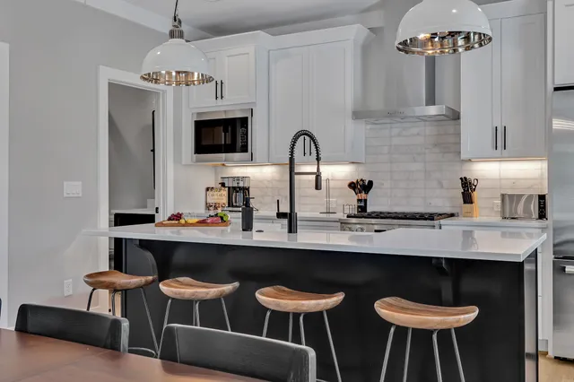 $3,495 | 426 East Iris Drive, Unit 101, Nashville, TN 37204