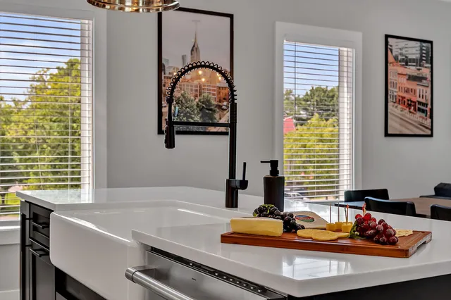 $3,495 | 426 East Iris Drive, Unit 101, Nashville, TN 37204