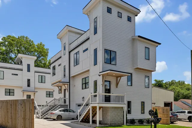 $3,495 | 426 East Iris Drive, Unit 101, Nashville, TN 37204