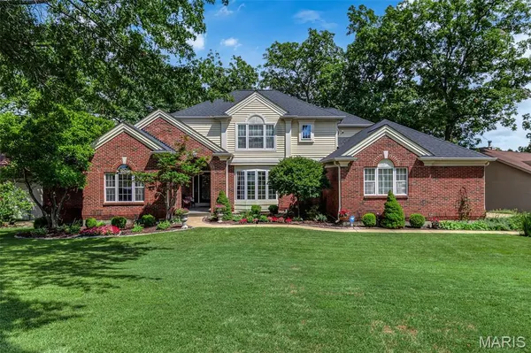 $1,295,000 | 11 Regatta Bay Court, Lake St. Louis, MO 63367