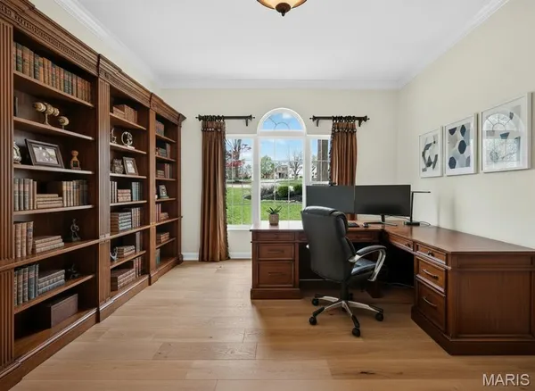 $1,295,000 | 11 Regatta Bay Court, Lake St. Louis, MO 63367