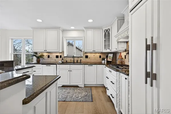 $1,295,000 | 11 Regatta Bay Court, Lake St. Louis, MO 63367