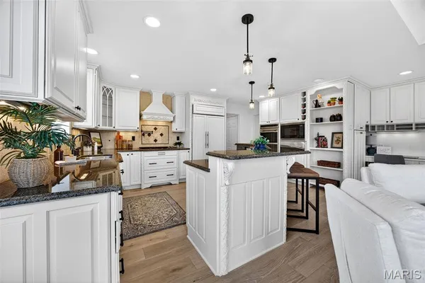 $1,295,000 | 11 Regatta Bay Court, Lake St. Louis, MO 63367