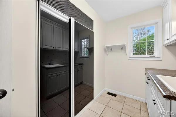 $1,295,000 | 11 Regatta Bay Court, Lake St. Louis, MO 63367