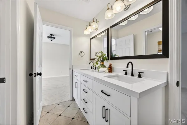 $1,295,000 | 11 Regatta Bay Court, Lake St. Louis, MO 63367