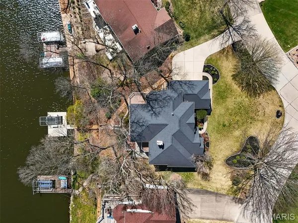 $1,295,000 | 11 Regatta Bay Court, Lake St. Louis, MO 63367
