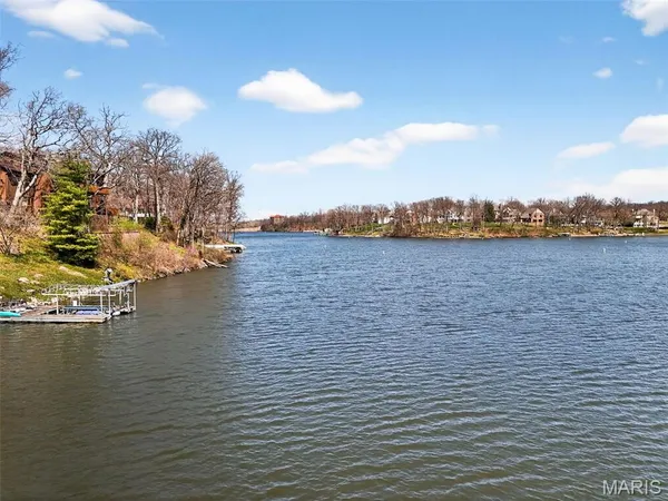 $1,295,000 | 11 Regatta Bay Court, Lake St. Louis, MO 63367