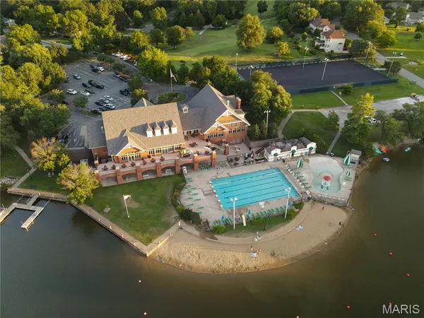 $1,295,000 | 11 Regatta Bay Court, Lake St. Louis, MO 63367