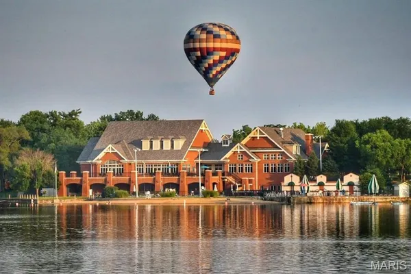 $1,295,000 | 11 Regatta Bay Court, Lake St. Louis, MO 63367