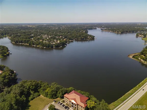 $1,295,000 | 11 Regatta Bay Court, Lake St. Louis, MO 63367