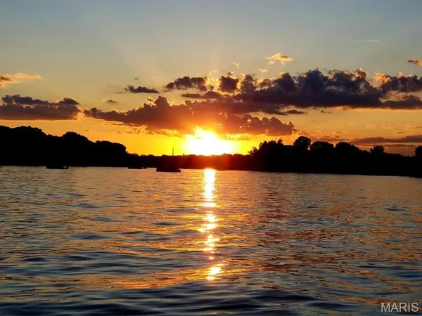 $1,295,000 | 11 Regatta Bay Court, Lake St. Louis, MO 63367