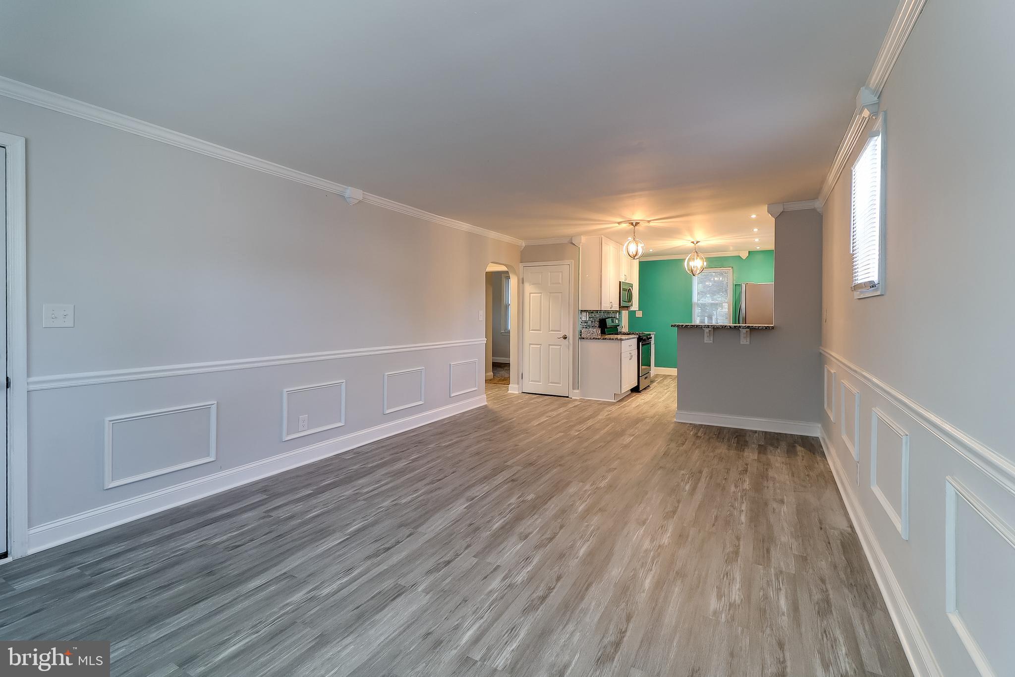 322 Townsend Road Baltimore, MD 21221 - Photo 11 of 37 Living Room Dining Area